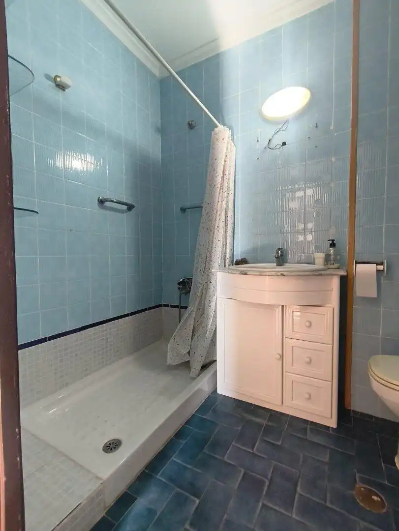 Bathroom of Flat for sale in Playa de la Regla