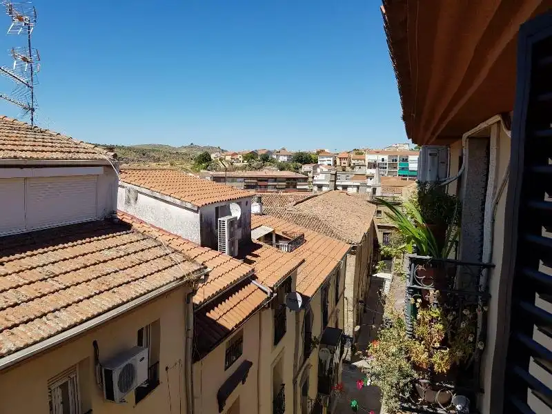 Außenansicht von Maisonette zum Verkauf in Plasencia mit Klimaanlage, Heizung und Privatgarten