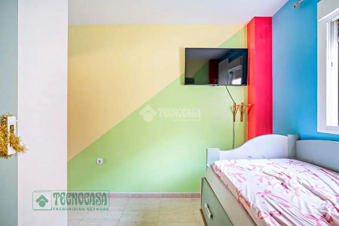 Schlafzimmer von Wohnung zum Verkauf in Vícar mit Heizung