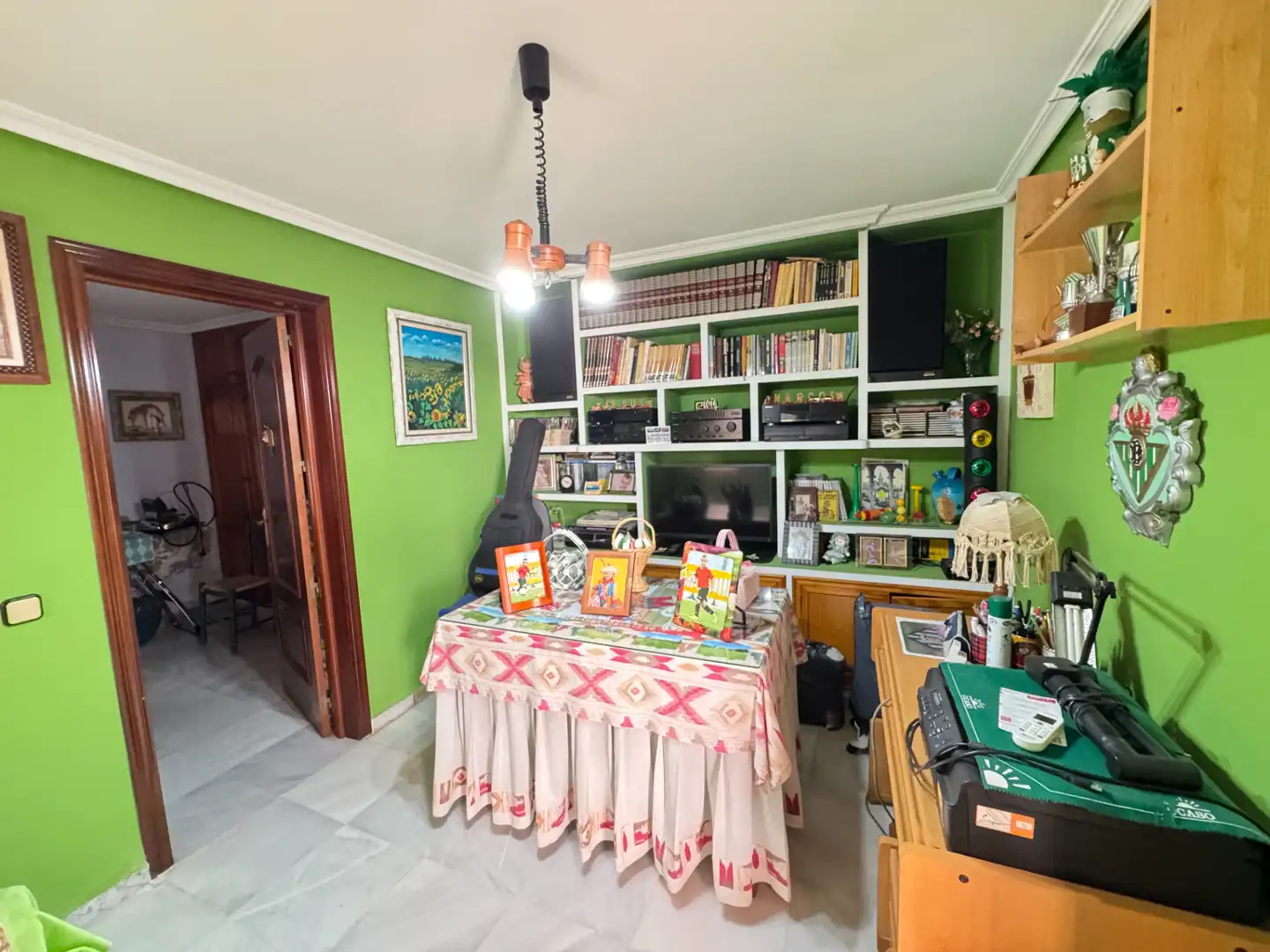 Living room of Houses for sale in Sevilla  with Air Conditioner, Private garden and Terrace