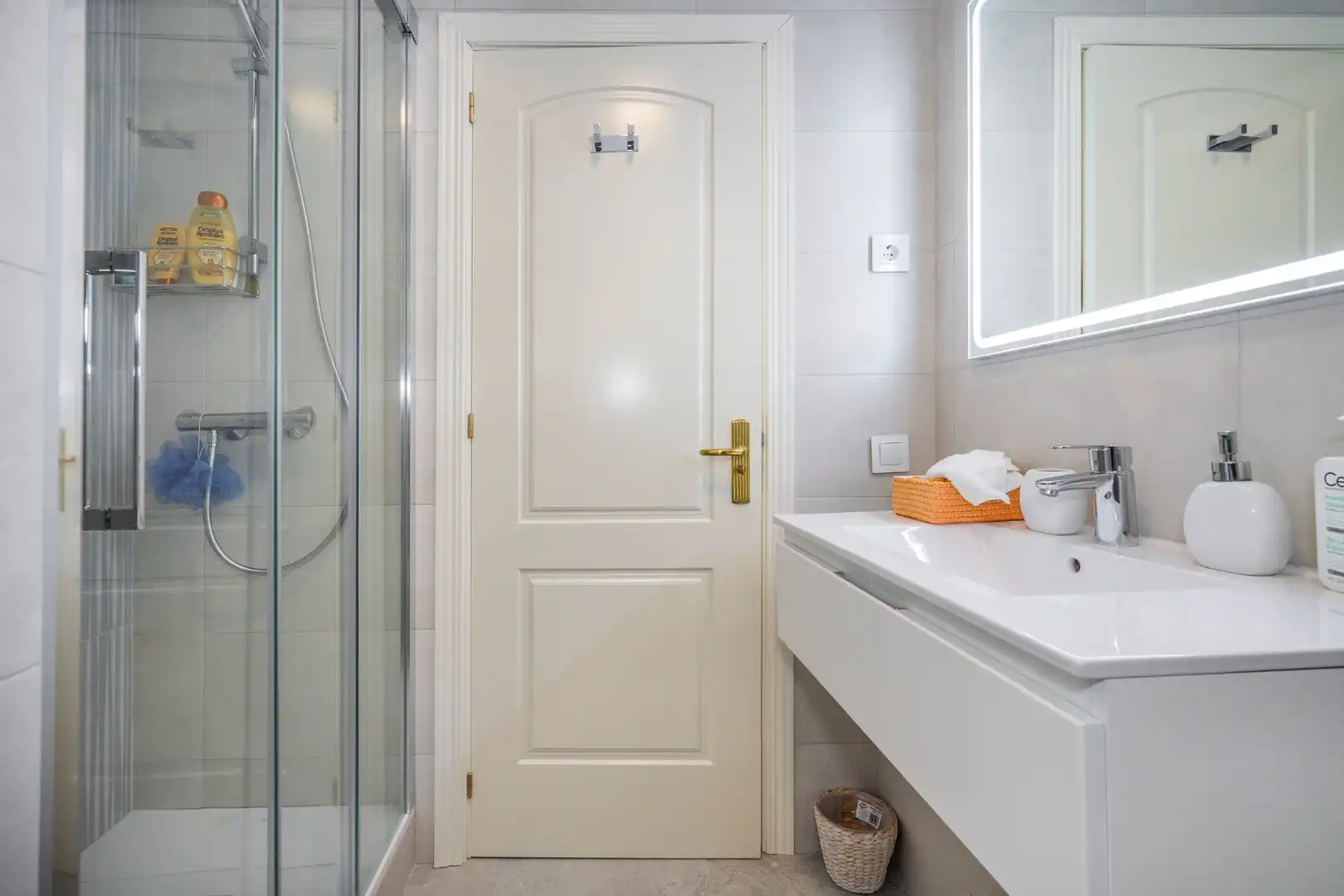 Baño de Casa o chalet en venta en Las Rozas de Madrid con Aire acondicionado, Calefacción y Jardín privado