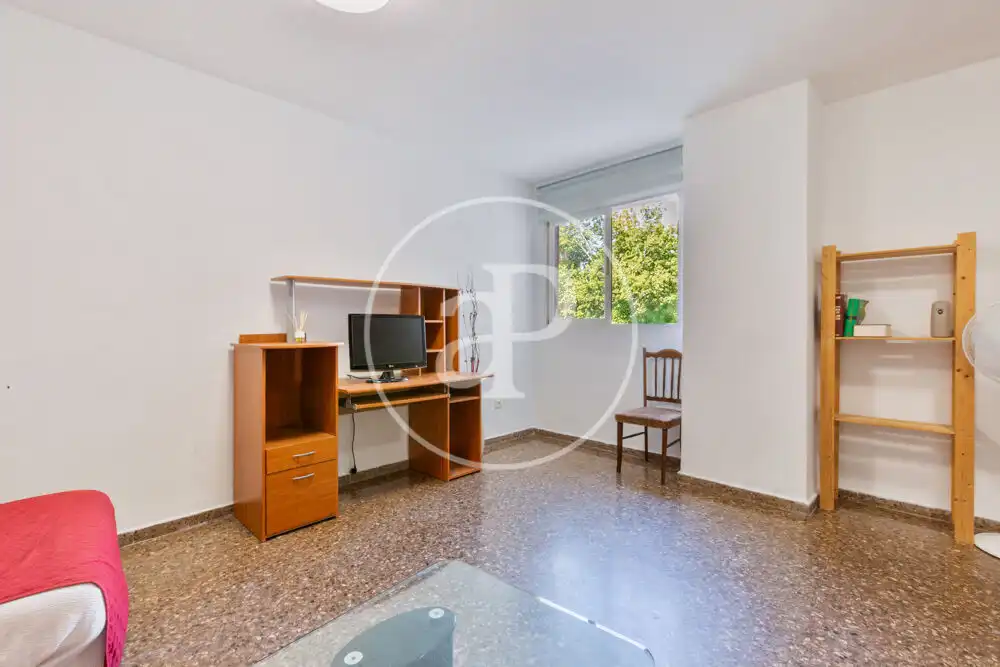 Flat for rent in Valencia  with Heating, Terrace and Furnished