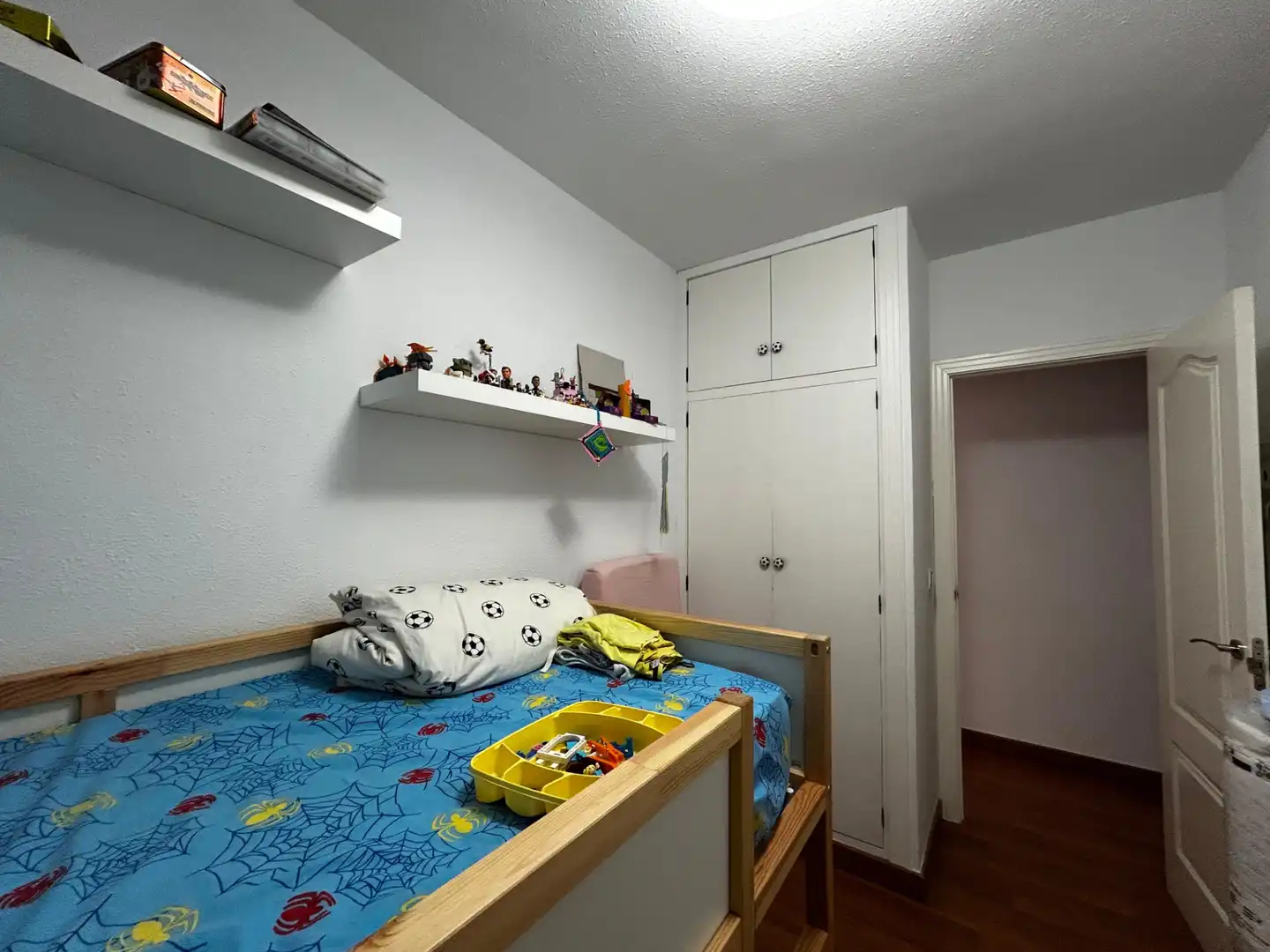 Habitación de Piso en venta en Alicante / Alacant con Aire acondicionado y Balcón