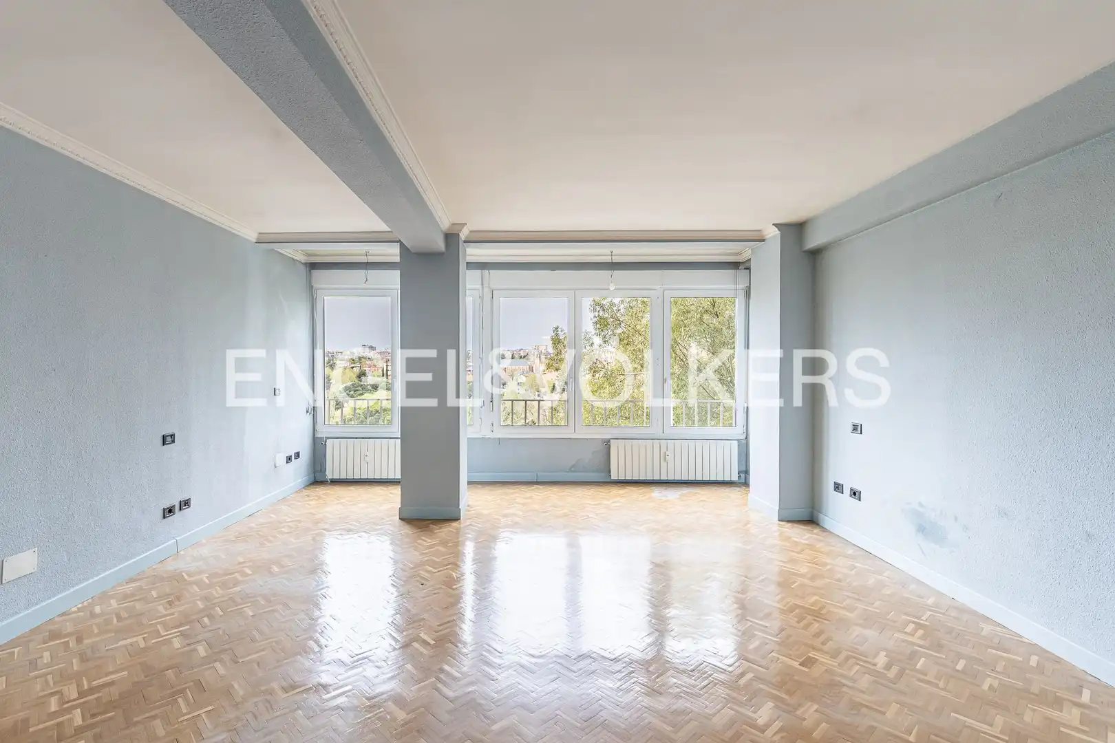 Sala de estar de Piso en venta en Madrid con Calefacción, Parquet y Terraza