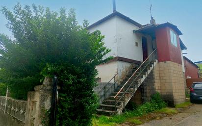 Vista exterior de Casa o xalet en venda en Valle de Mena amb Jardí privat i Moblat
