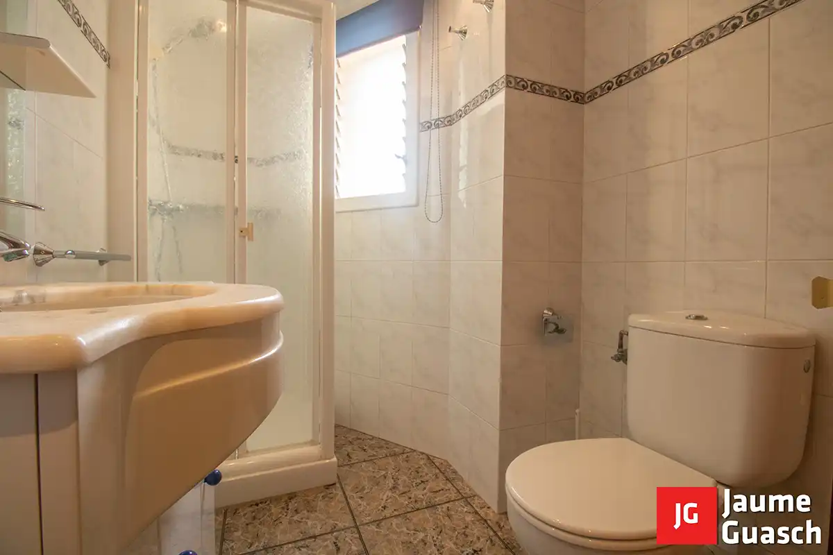 Bany de Pis en venda en Torredembarra amb Aire condicionat, Calefacció i Terrassa
