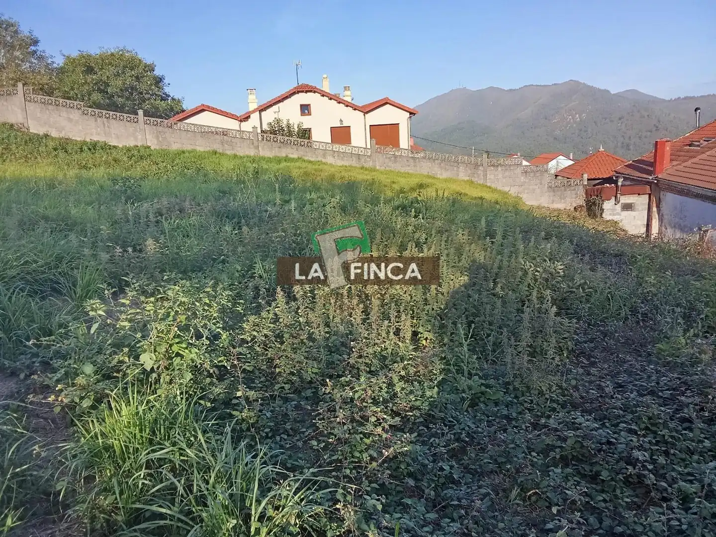 Residencial en venda a LA PERAL POLIGONO 16, Illas