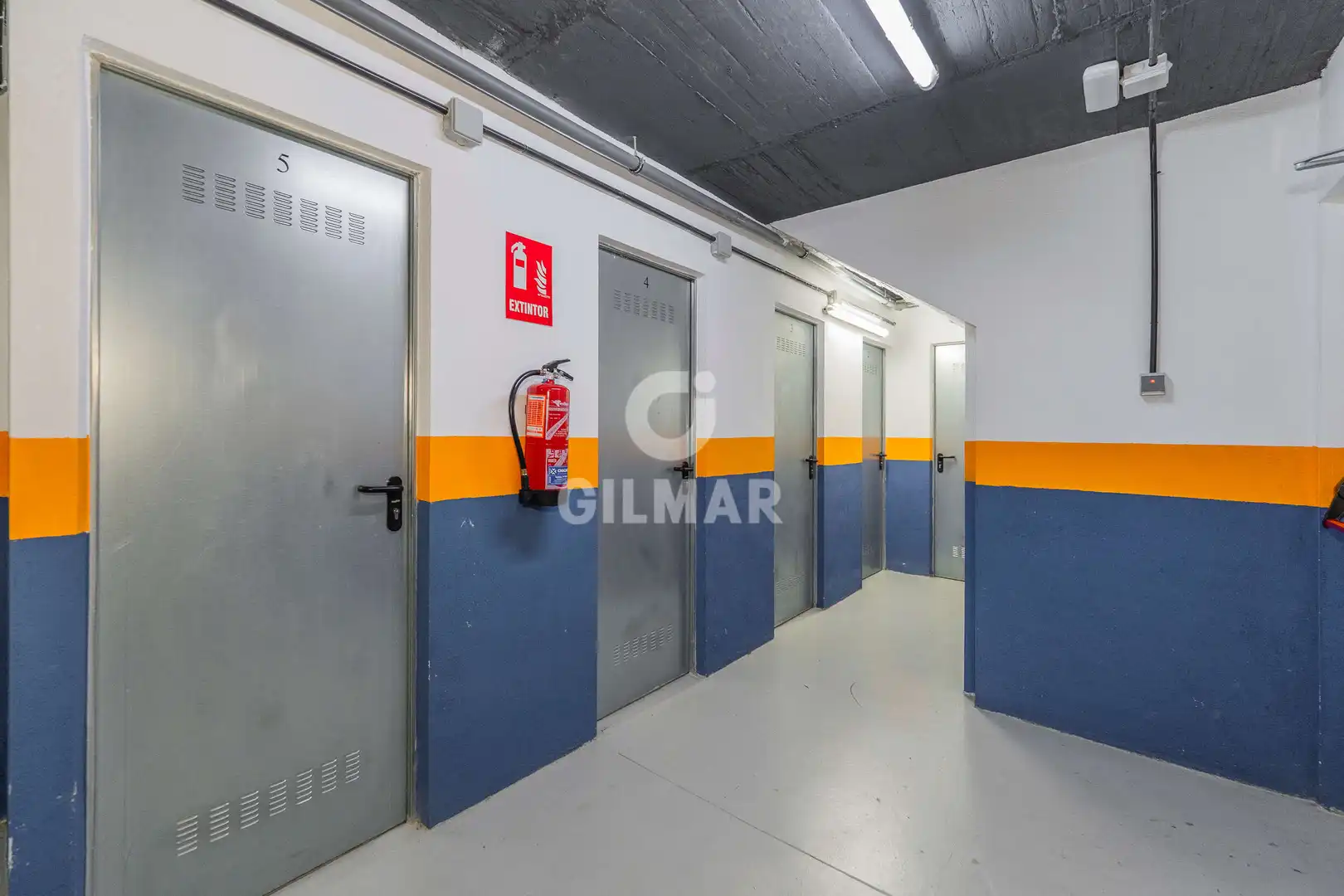 Parking de Piso en venta en Madrid con Calefacción y Trastero