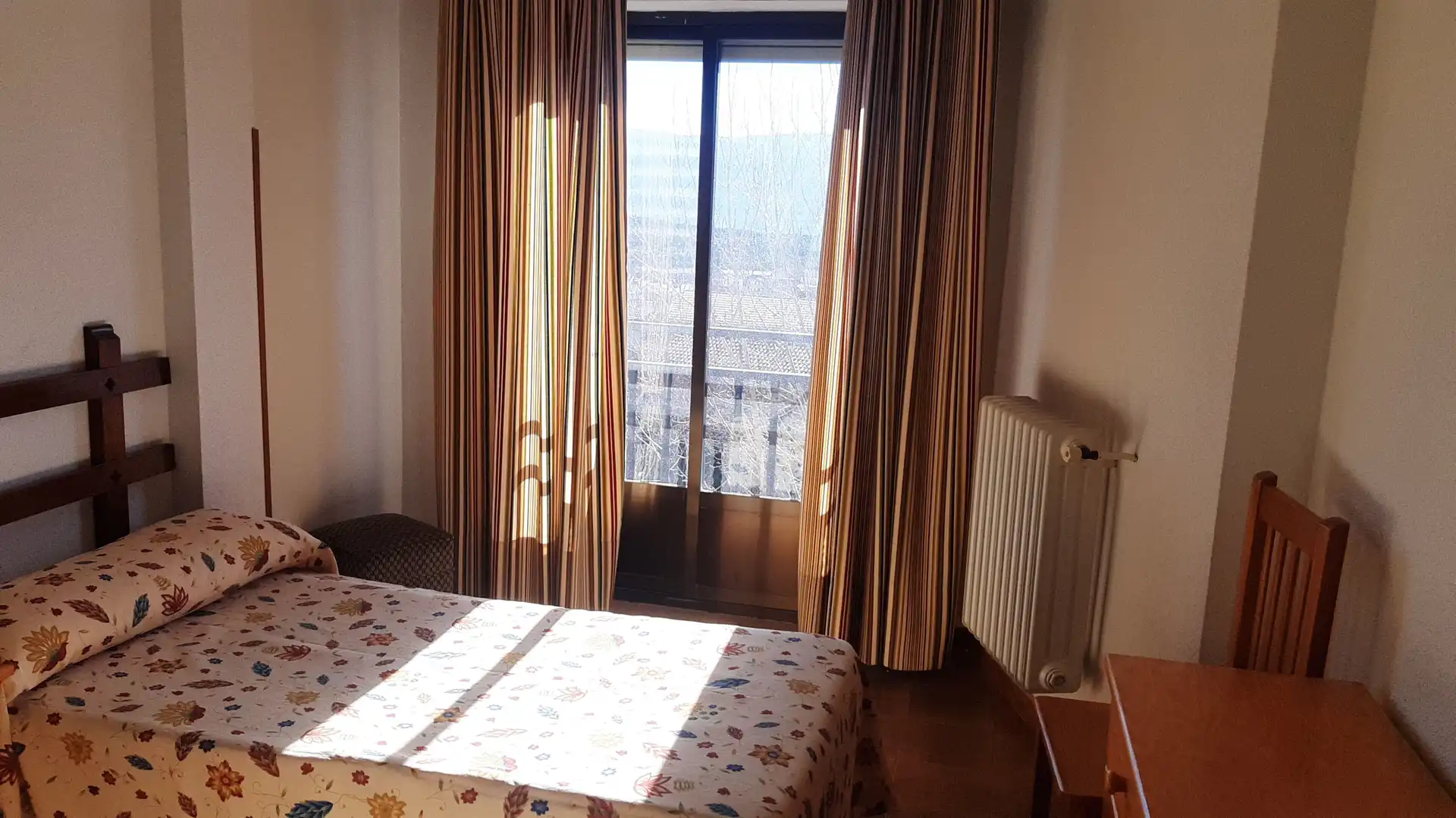 Schlafzimmer von Geschaftsraum zum Verkauf in Navalmoral mit Klimaanlage und Heizung