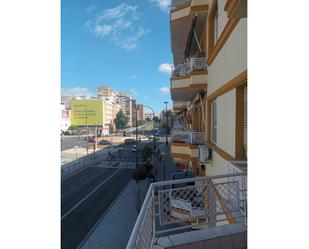 Vista exterior de Pis de lloguer en  Sevilla Capital amb Aire condicionat, Calefacció i Terrassa