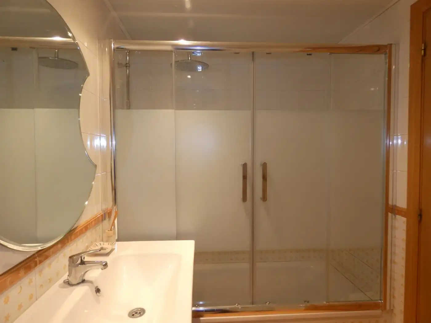 Badezimmer von Wohnung zur Miete in Utebo mit Heizung, Terrasse und Abstellraum