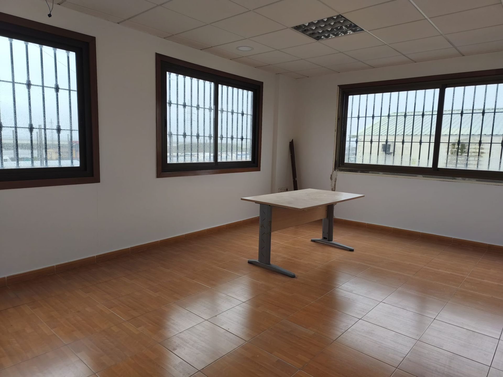 Oficina de lloguer en  Huelva Capital