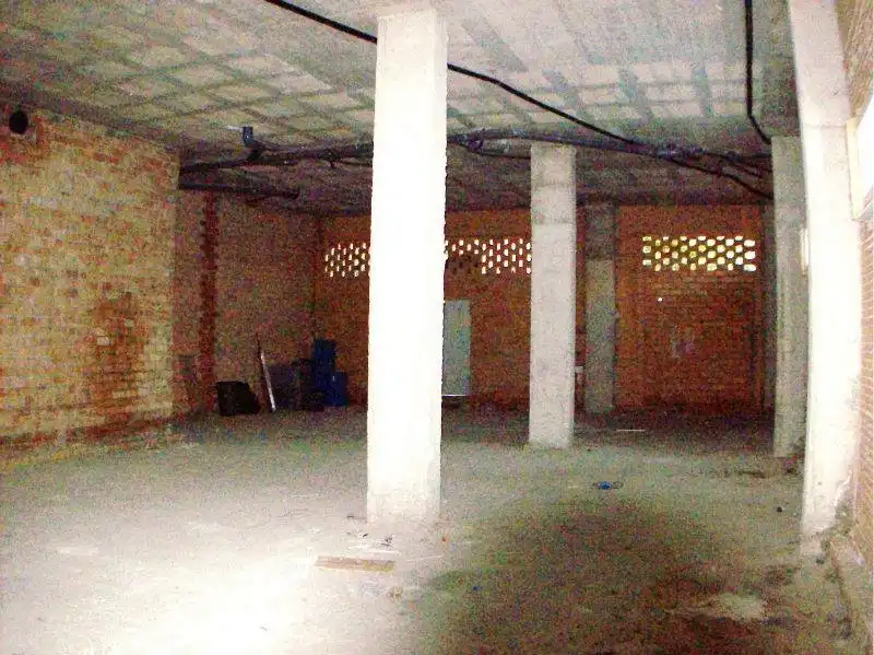 Gewerbefläche zur Miete in Hermano Eugenio, Edificio Capri 1, imagen 3