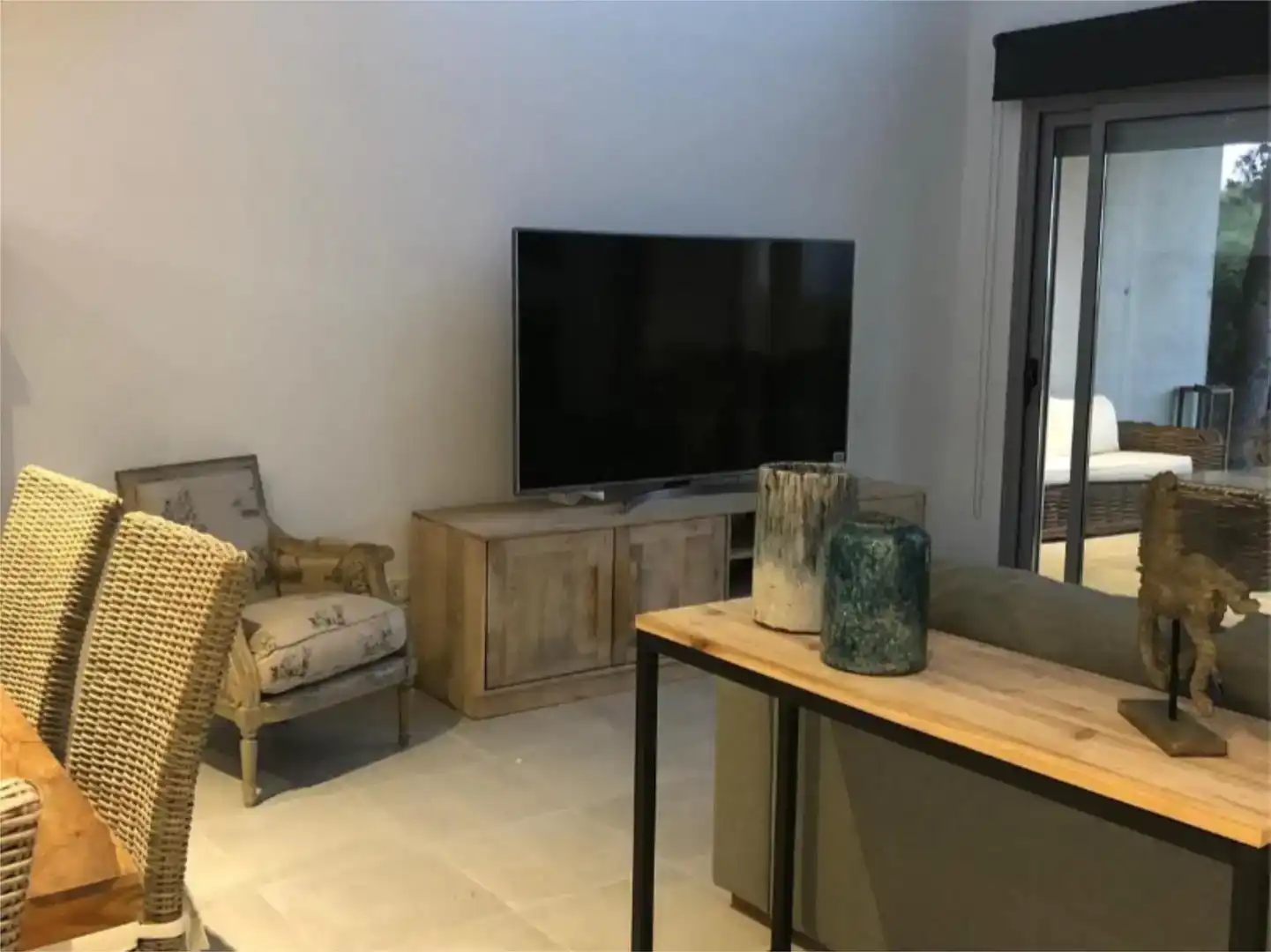 Sala de estar de Casa o chalet de alquiler en Es Mercadal con Aire acondicionado, Jardín privado y Piscina