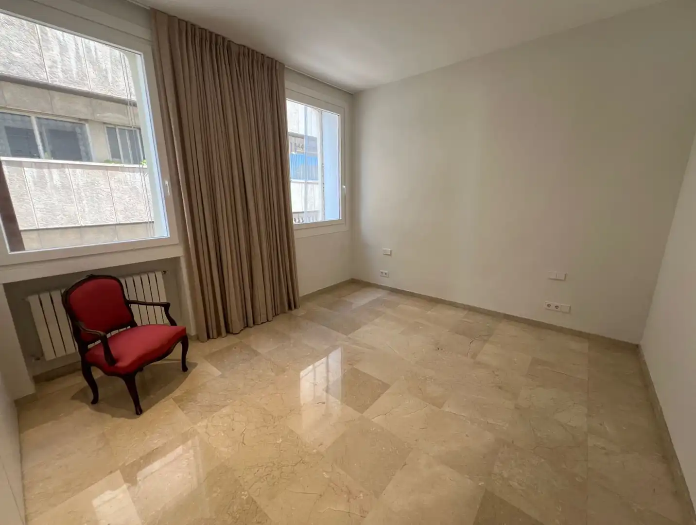 Habitación de Piso de alquiler en Valencia con Aire acondicionado y Amueblado