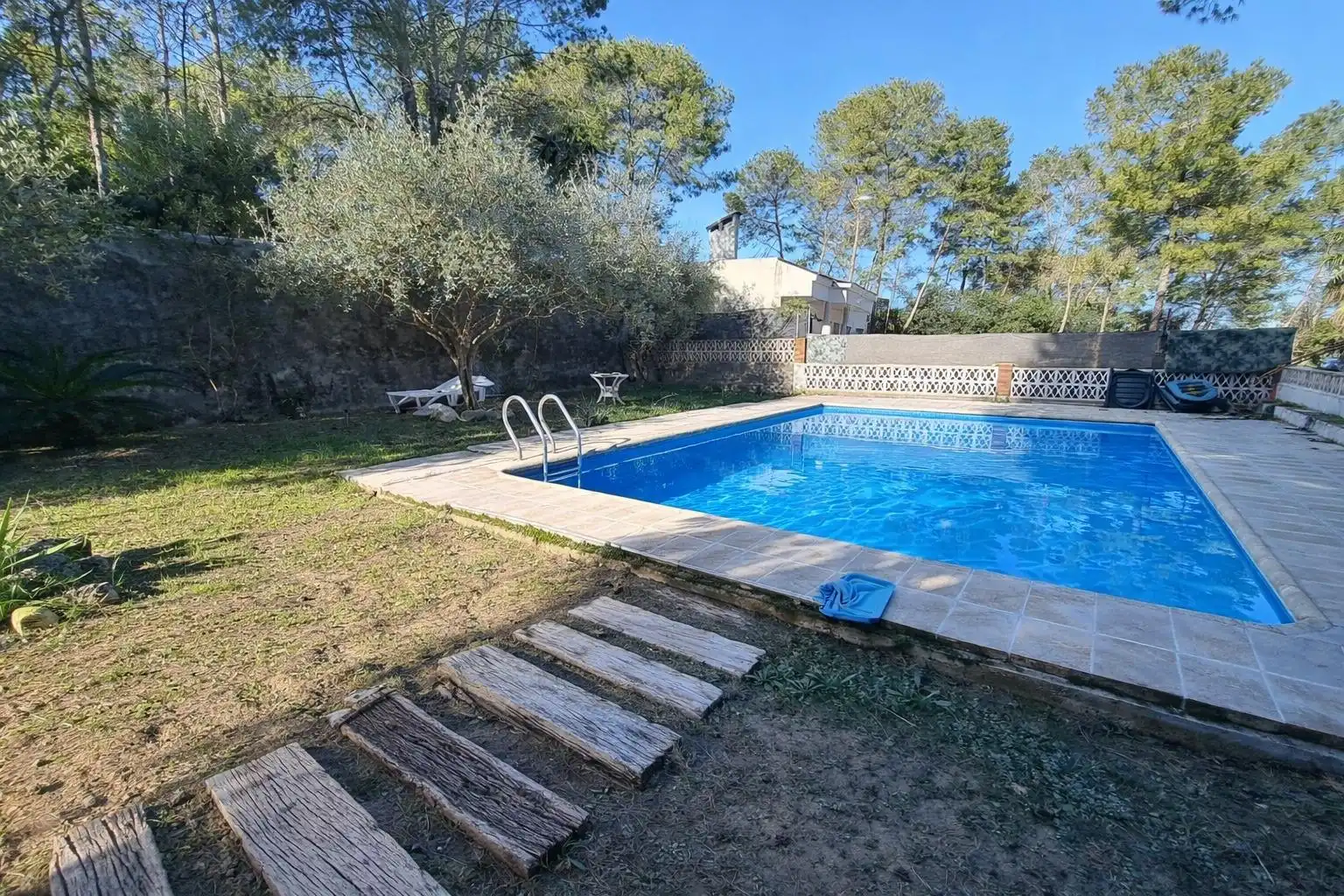 Schwimmbecken von Haus oder Chalet zum Verkauf in Alzira mit Klimaanlage, Privatgarten und Terrasse