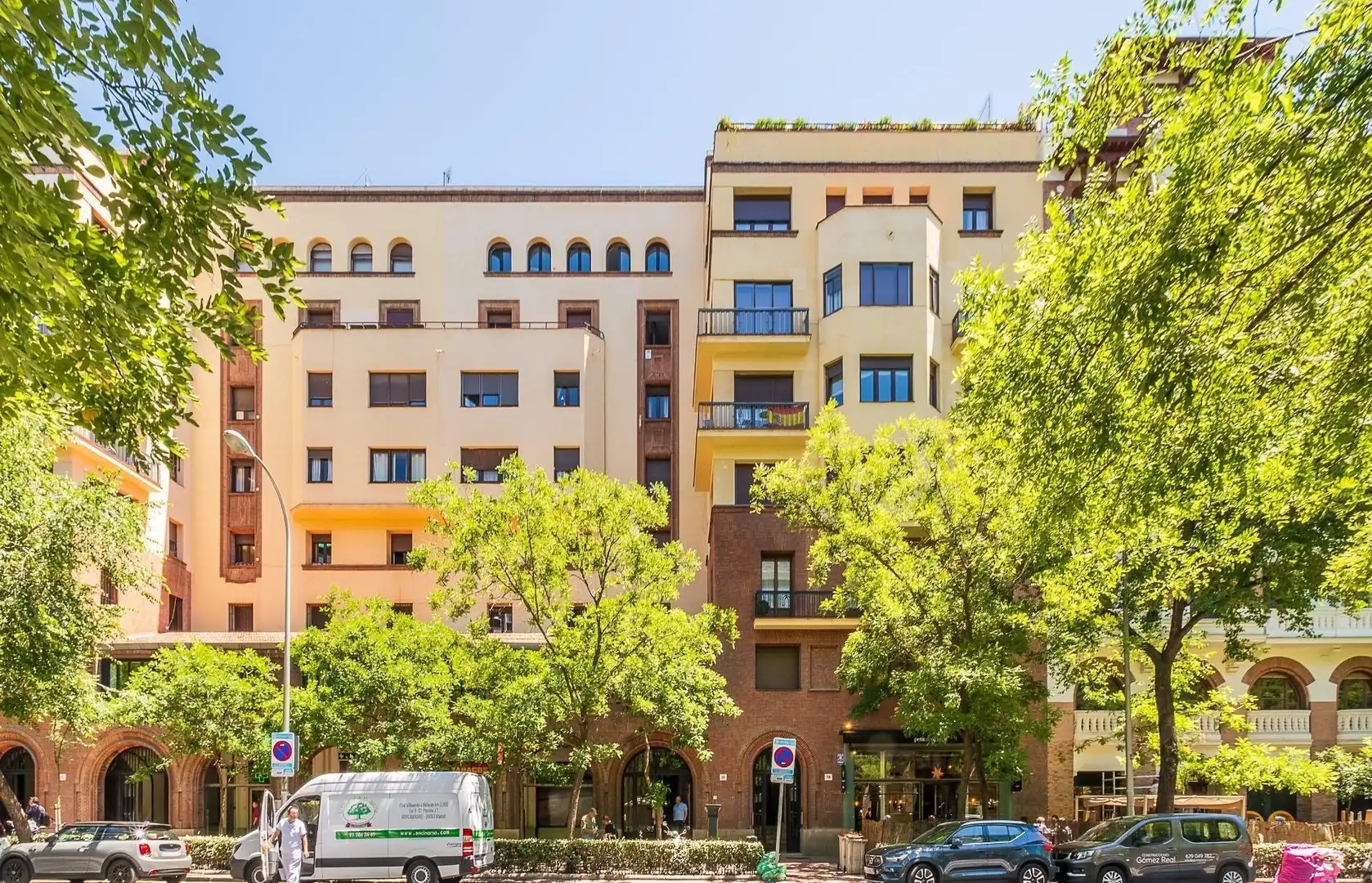 Außenansicht von Büro zur Miete in Madrid mit Klimaanlage und Heizung