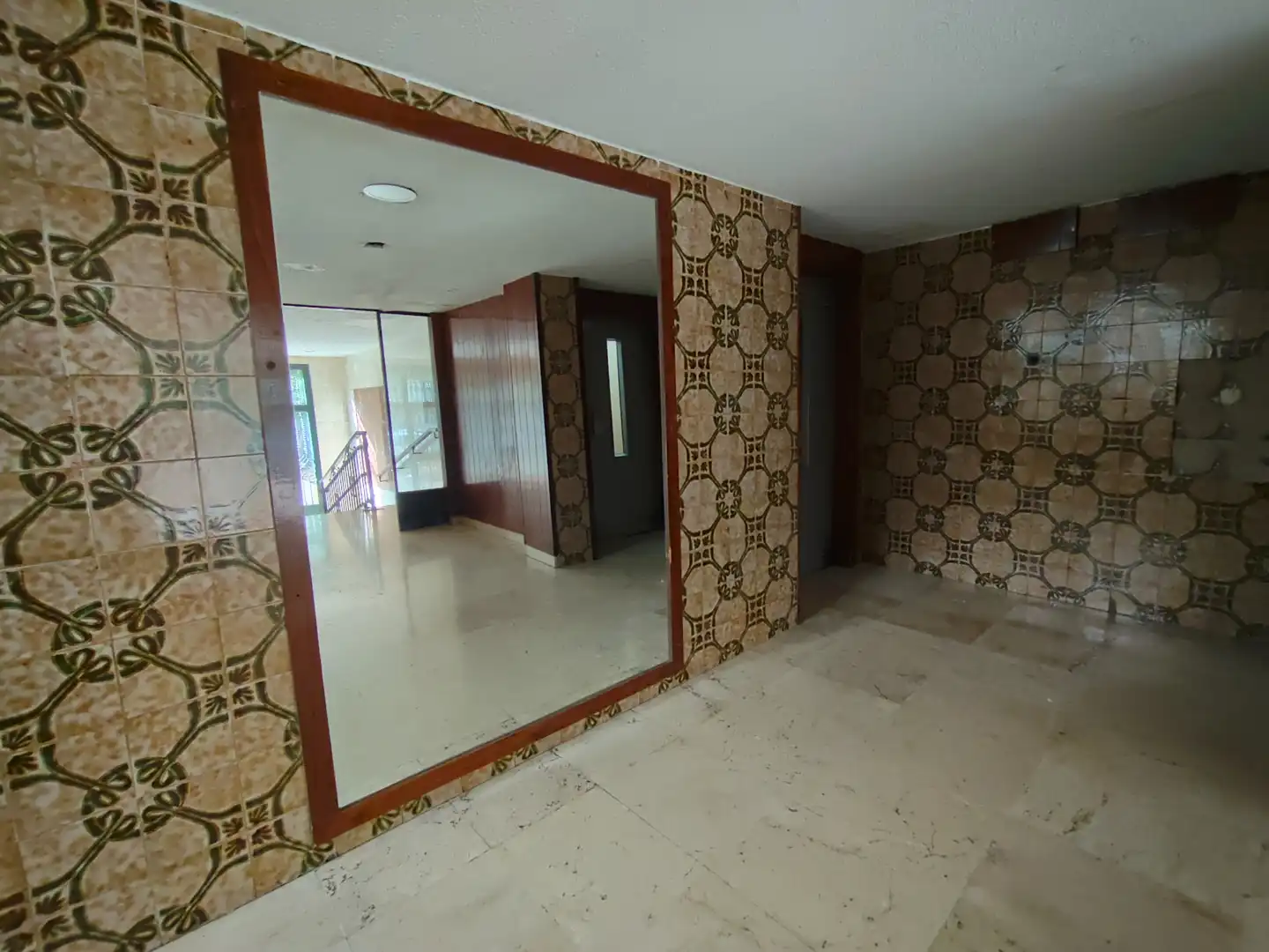 Flat for sale in Granada  with Air Conditioner, Terrace and Furnished
