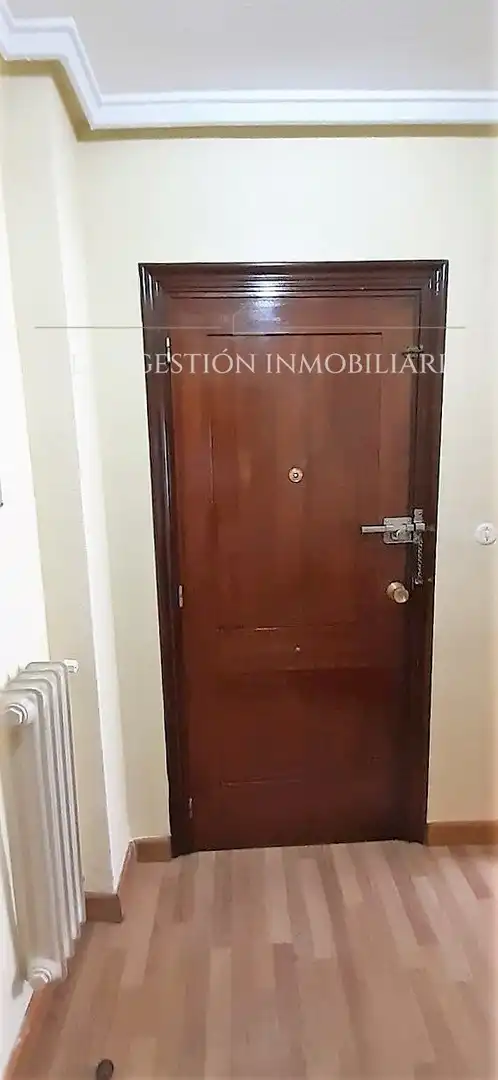 Flat for rent in Asturias, Carmelitas