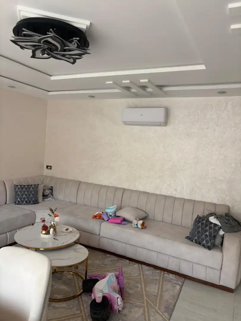 Sala d'estar de Casa o xalet en venda en Figueres amb Aire condicionat, Calefacció i Jardí privat