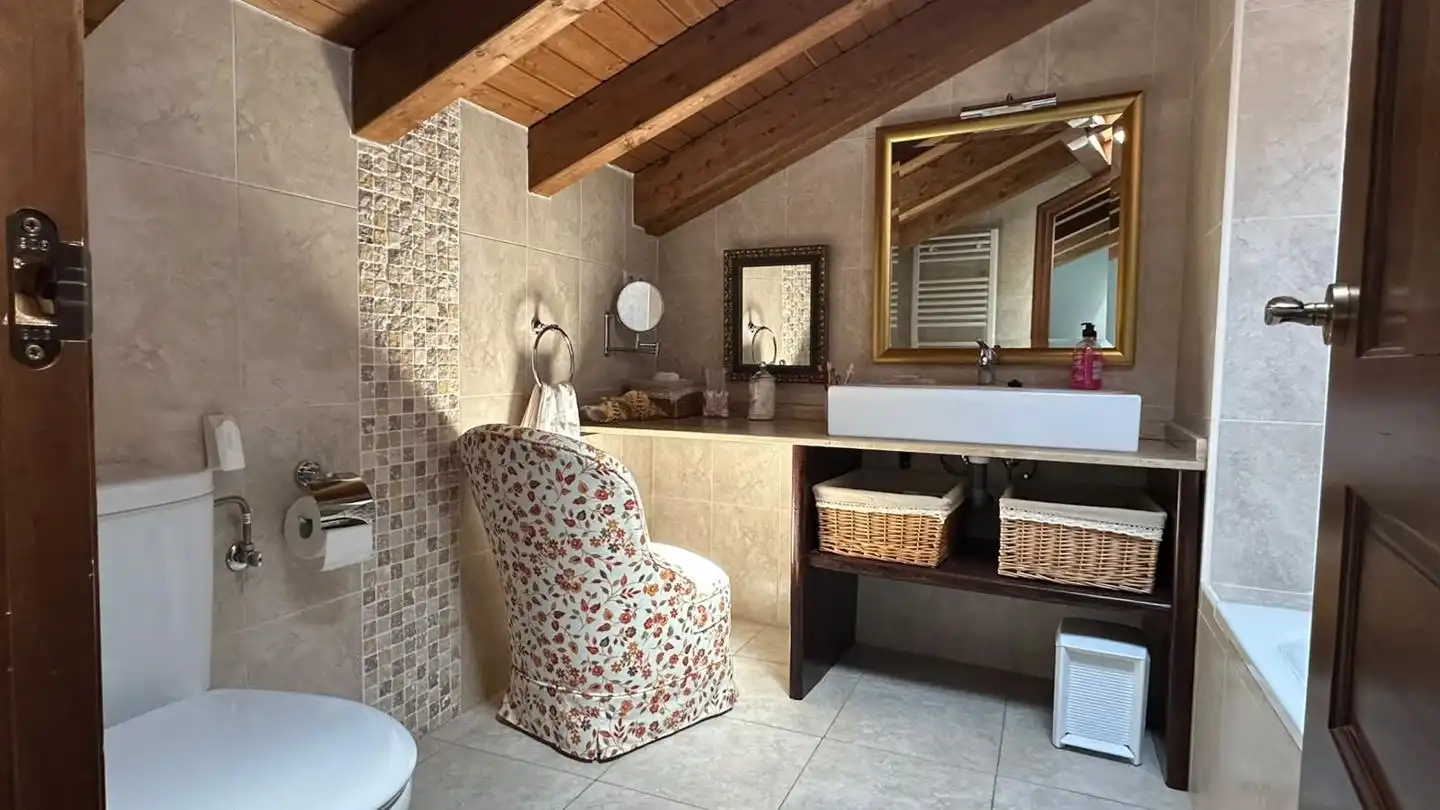 Bany de Casa o xalet en venda en Mombeltrán, Ávila
