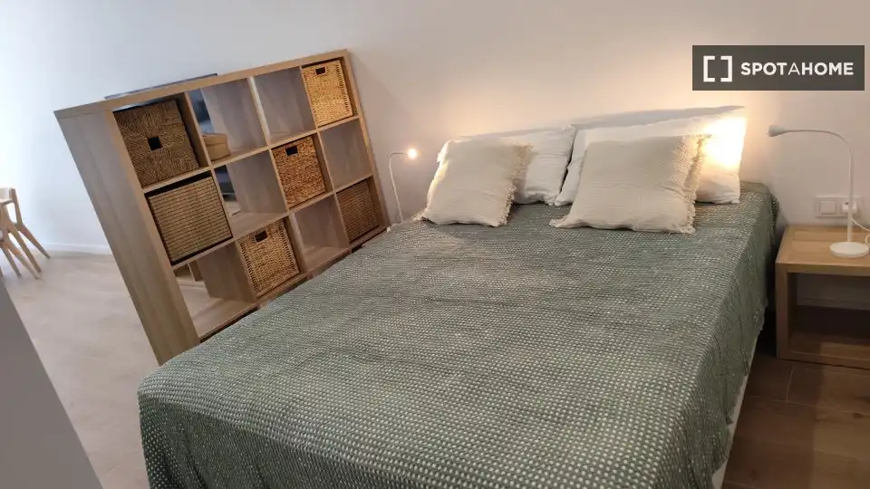 Habitación de Piso de alquiler en Sagunto / Sagunt con Aire acondicionado, Calefacción y Amueblado