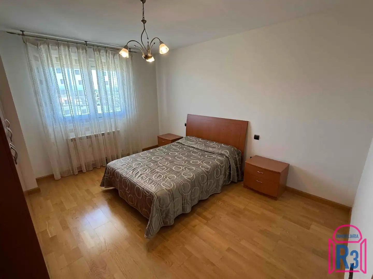 Habitación de Piso de alquiler en León Capital  con Calefacción, Terraza y Amueblado