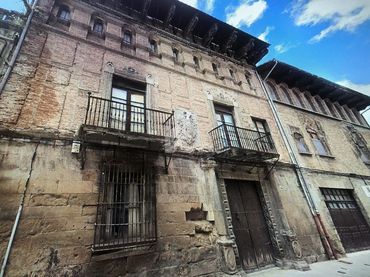 House for sale in Mayor