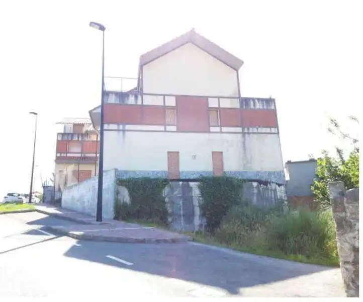 Außenansicht von Gebäude zum Verkauf in Cartes