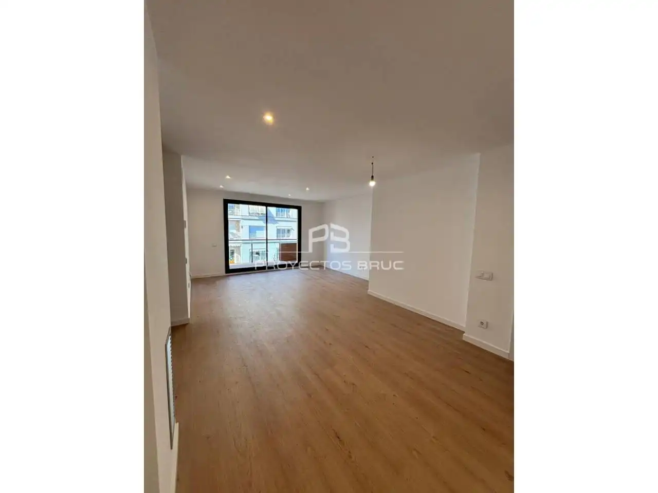 Vista exterior de Piso en venta en Igualada con Aire acondicionado, Parquet y Terraza