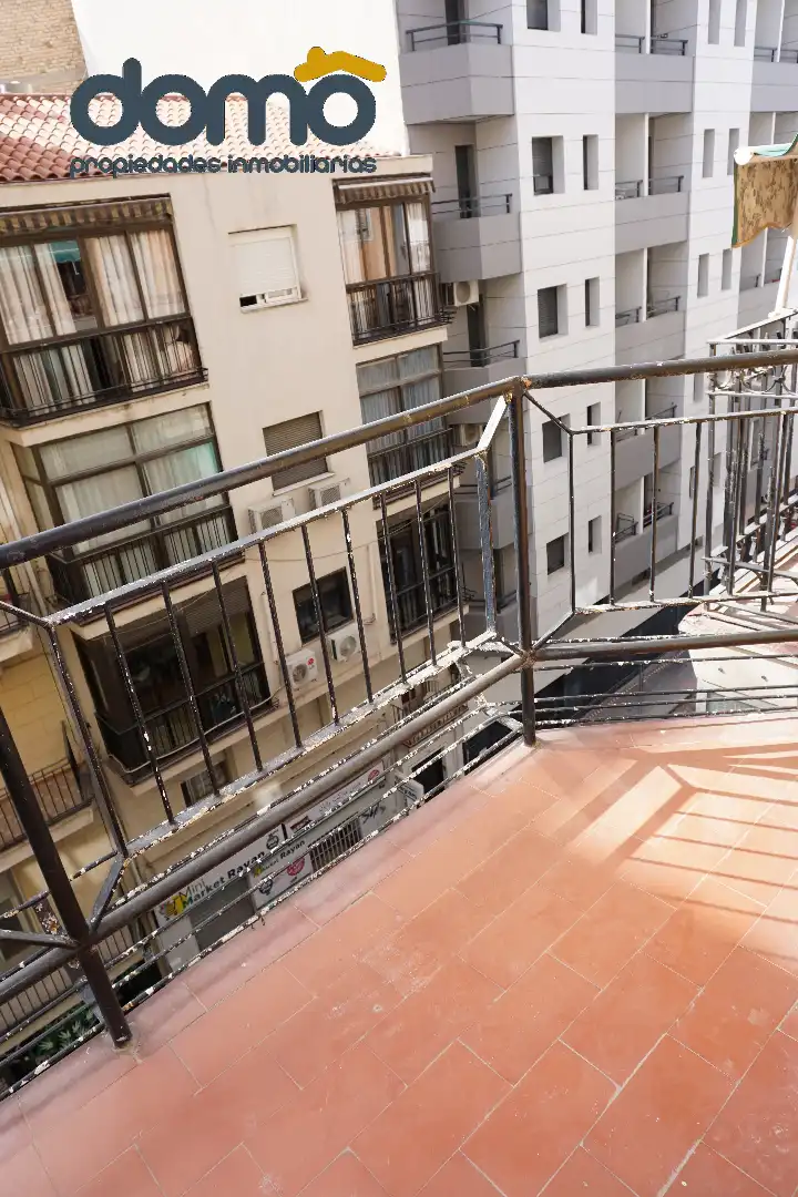 Terrassa de Pis per a compartir en Granada amb Moblat, Rentadora i TV