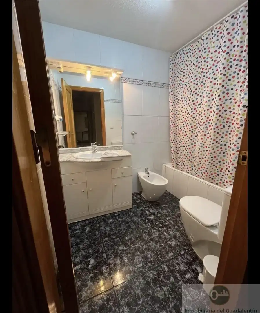 Baño de Piso de alquiler en Águilas con Aire acondicionado y Balcón