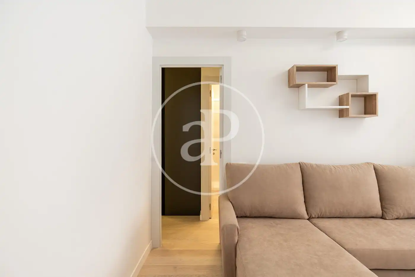 Wohnung zum Verkauf in Barcelona mit Klimaanlage, Heizung und Möbliert