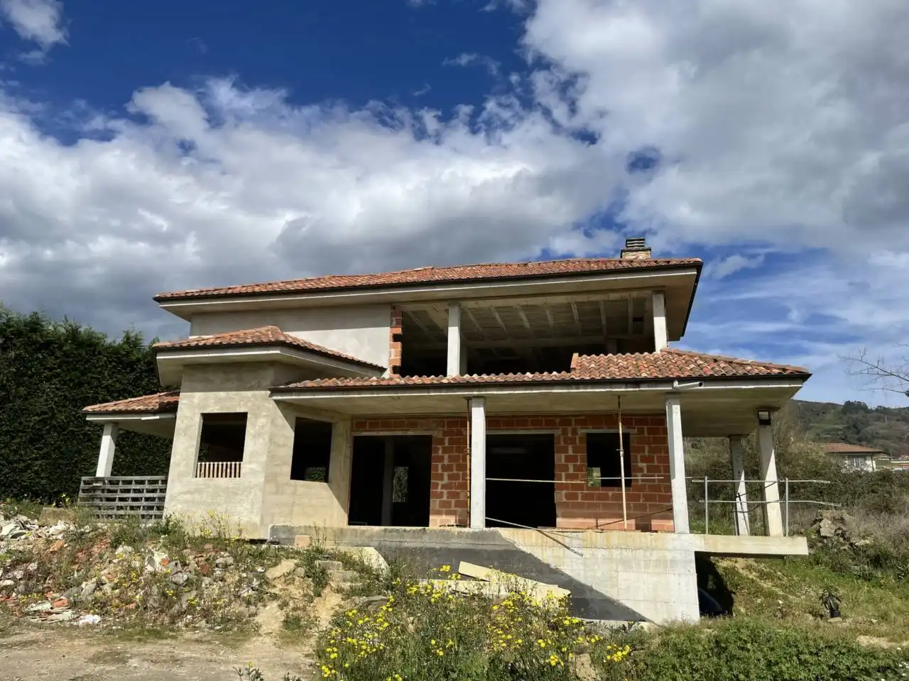 Vista exterior de Casa o xalet en venda en Oviedo  amb Calefacció, Jardí privat i Terrassa