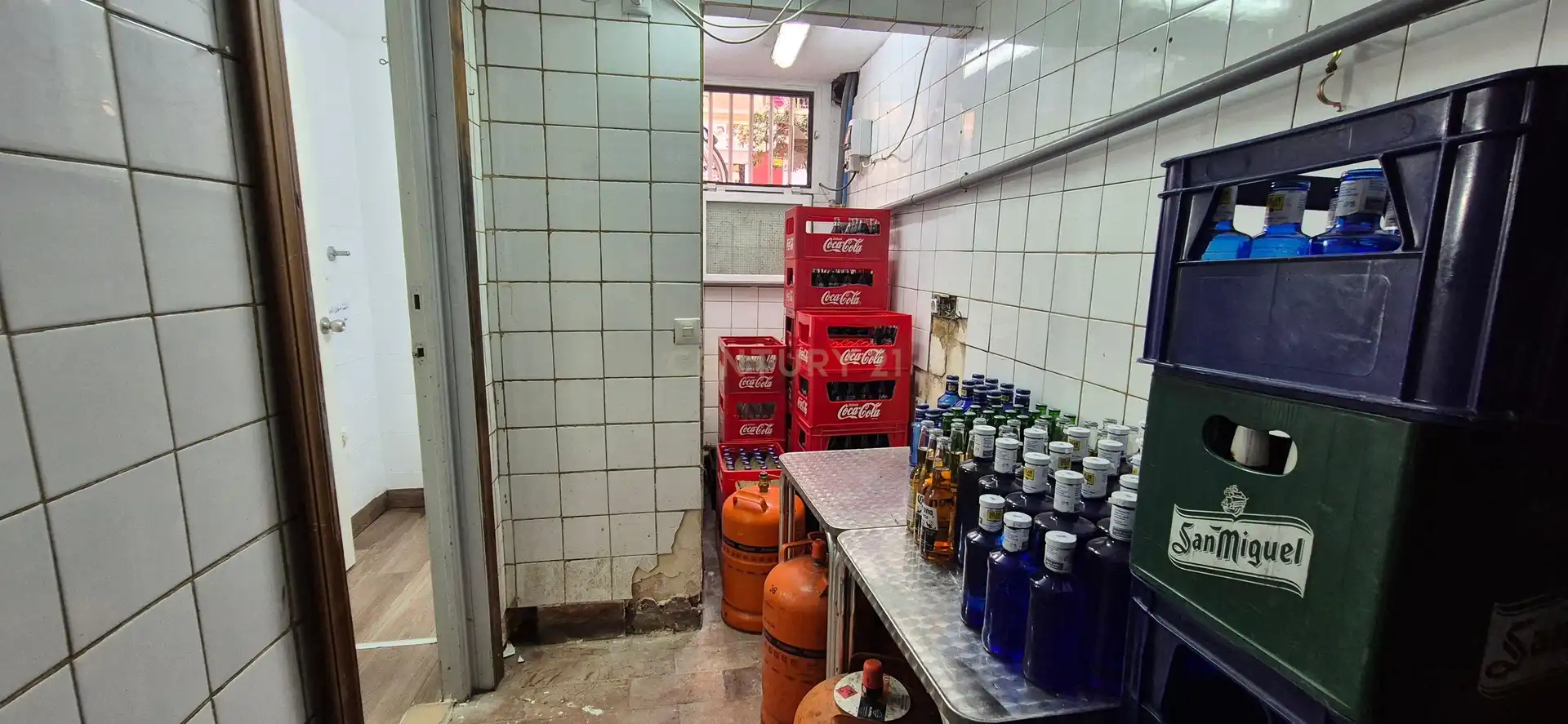 Local en traspaso en Fuengirola con Aire acondicionado y Alarma