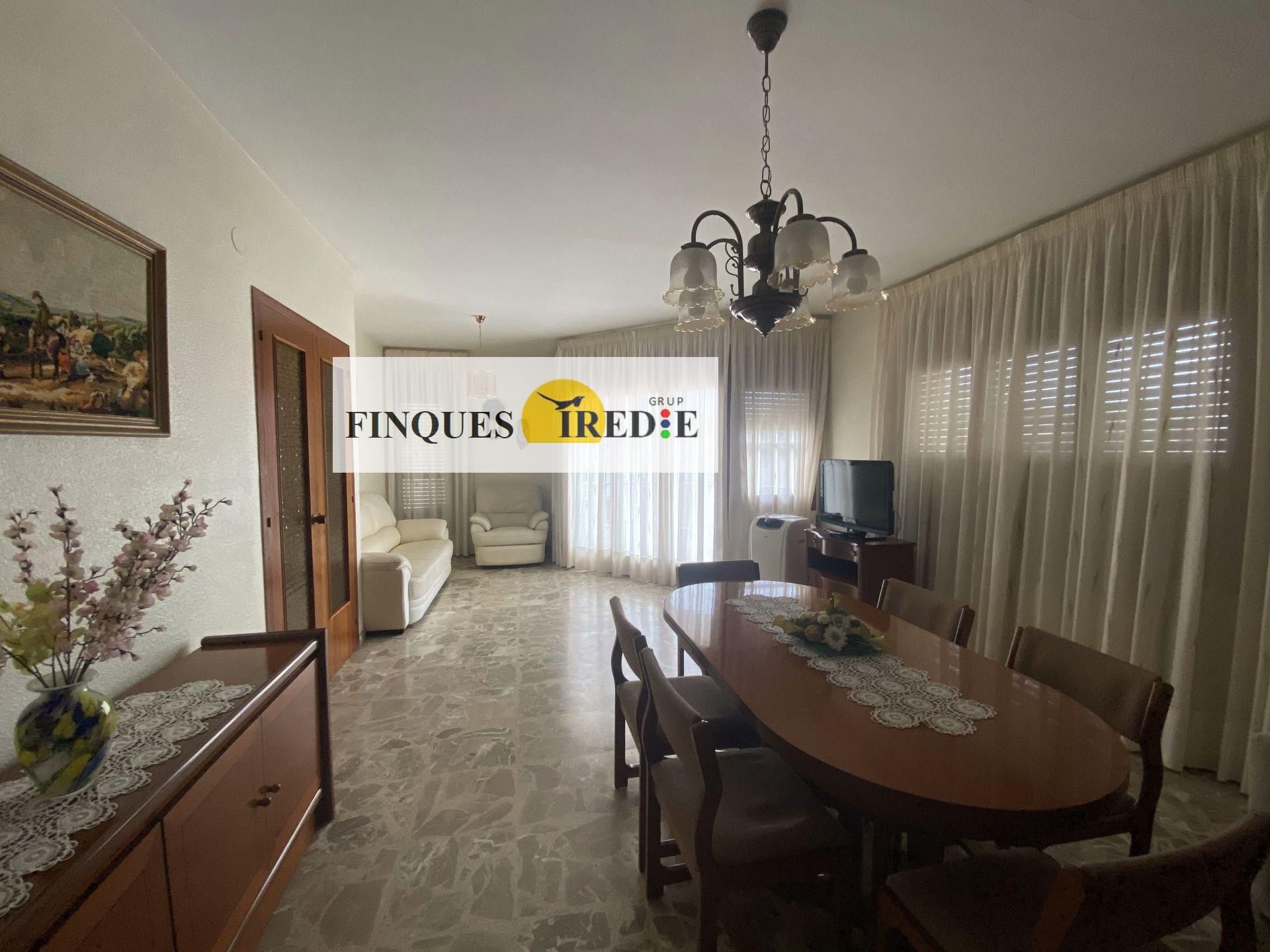 Menjador de Casa o xalet de lloguer amb opció a compra en L'Aldea