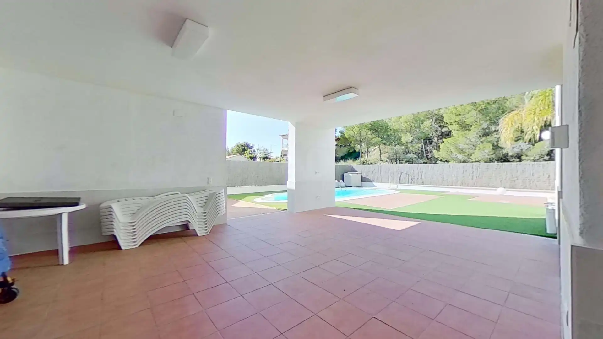 Swimming pool of Houses for rent in Roda de Berà