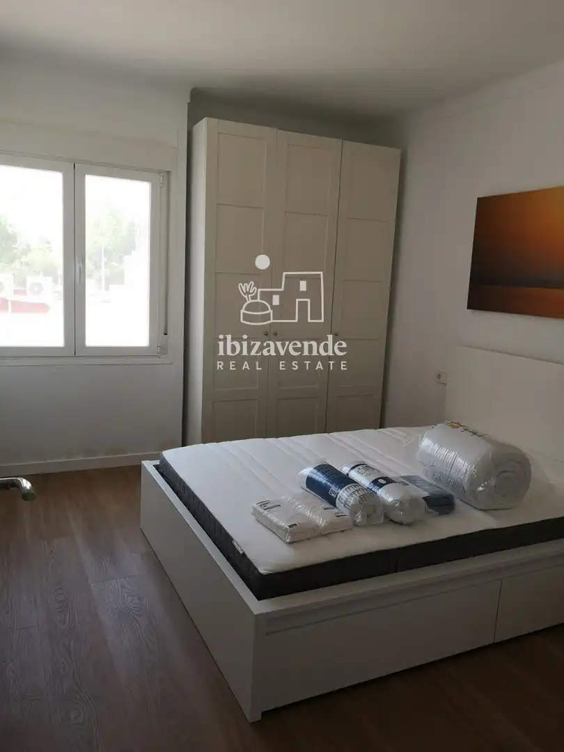 Dormitori de Pis de lloguer en Eivissa amb Aire condicionat, Calefacció i Terrassa