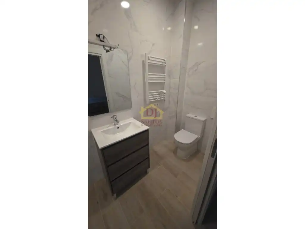 Bany de Apartament en venda en Salamanca