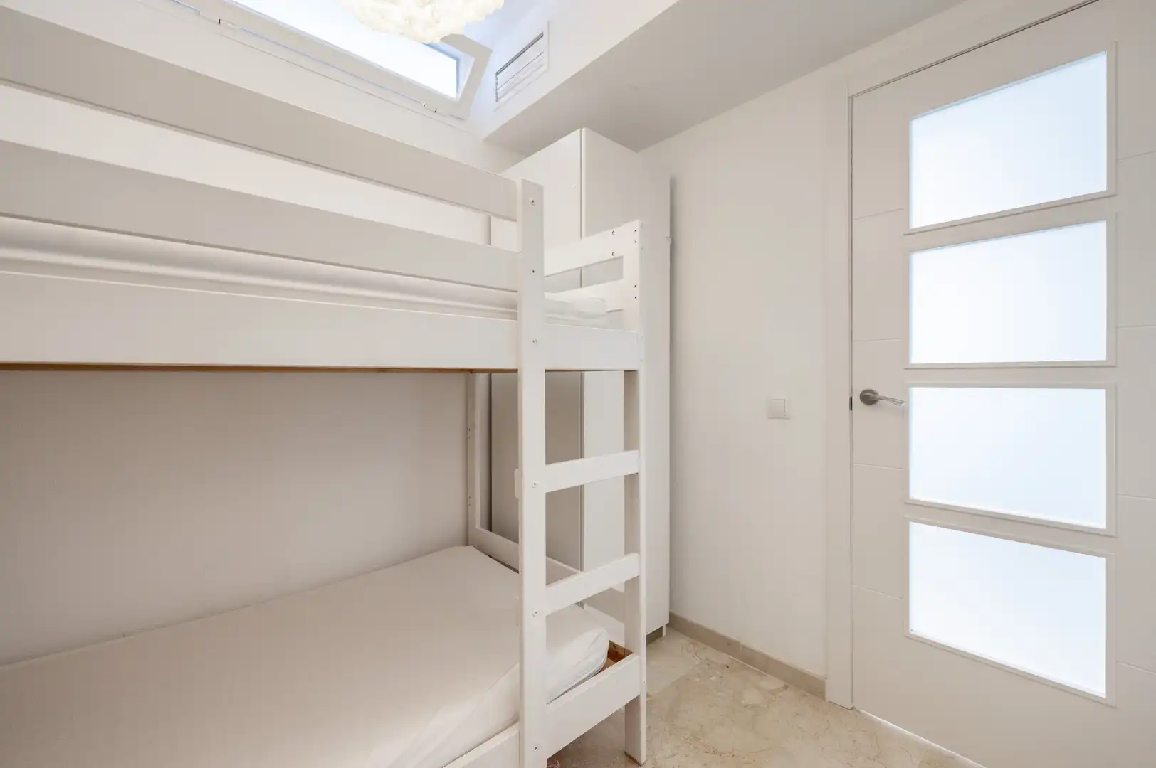 Bedroom of Apartments for rent in Marbella  with Air Conditioner, Swimming Pool and Furnished