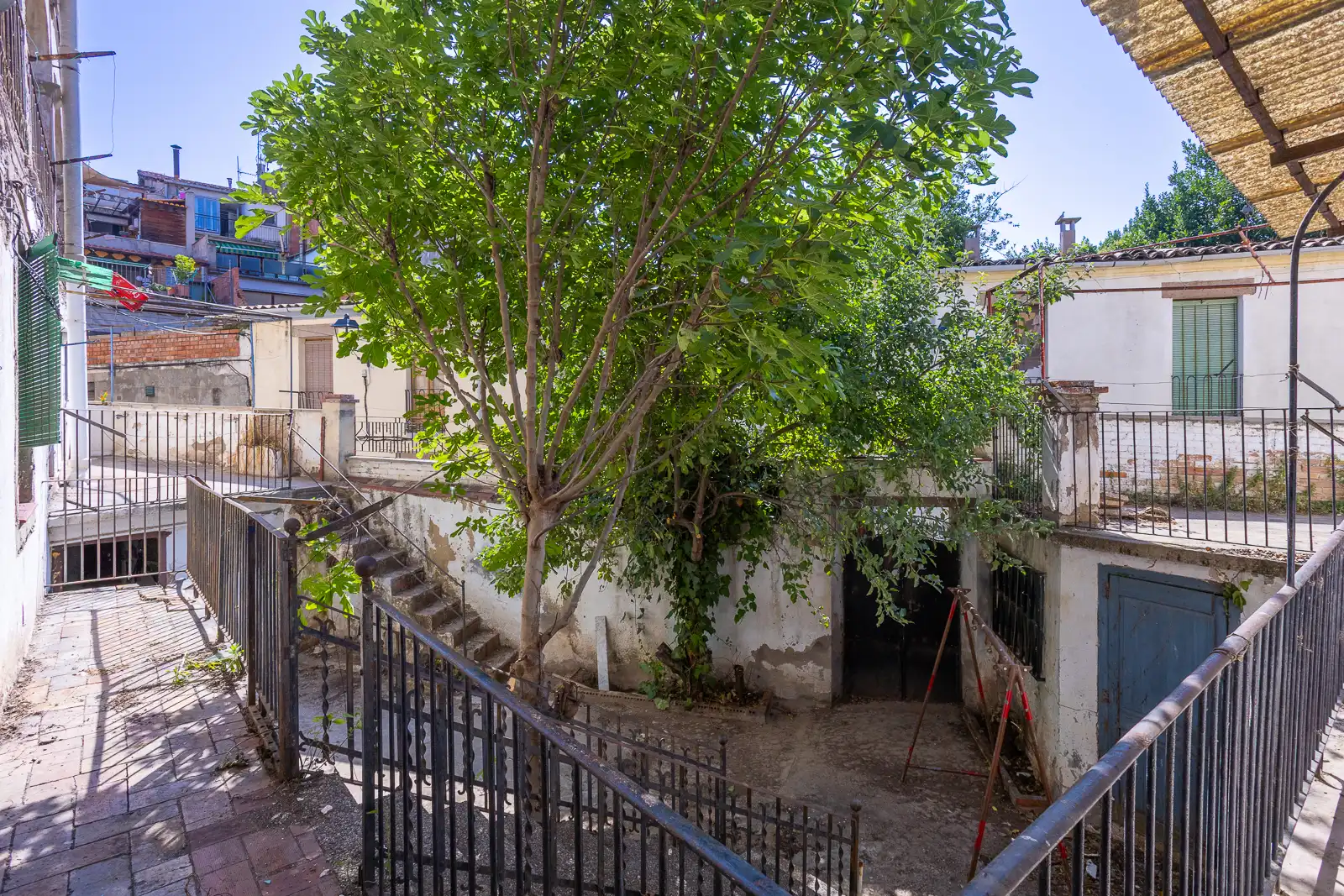 Exterior view of Houses for sale in Sallent  with Private garden, Balcony and Alarm