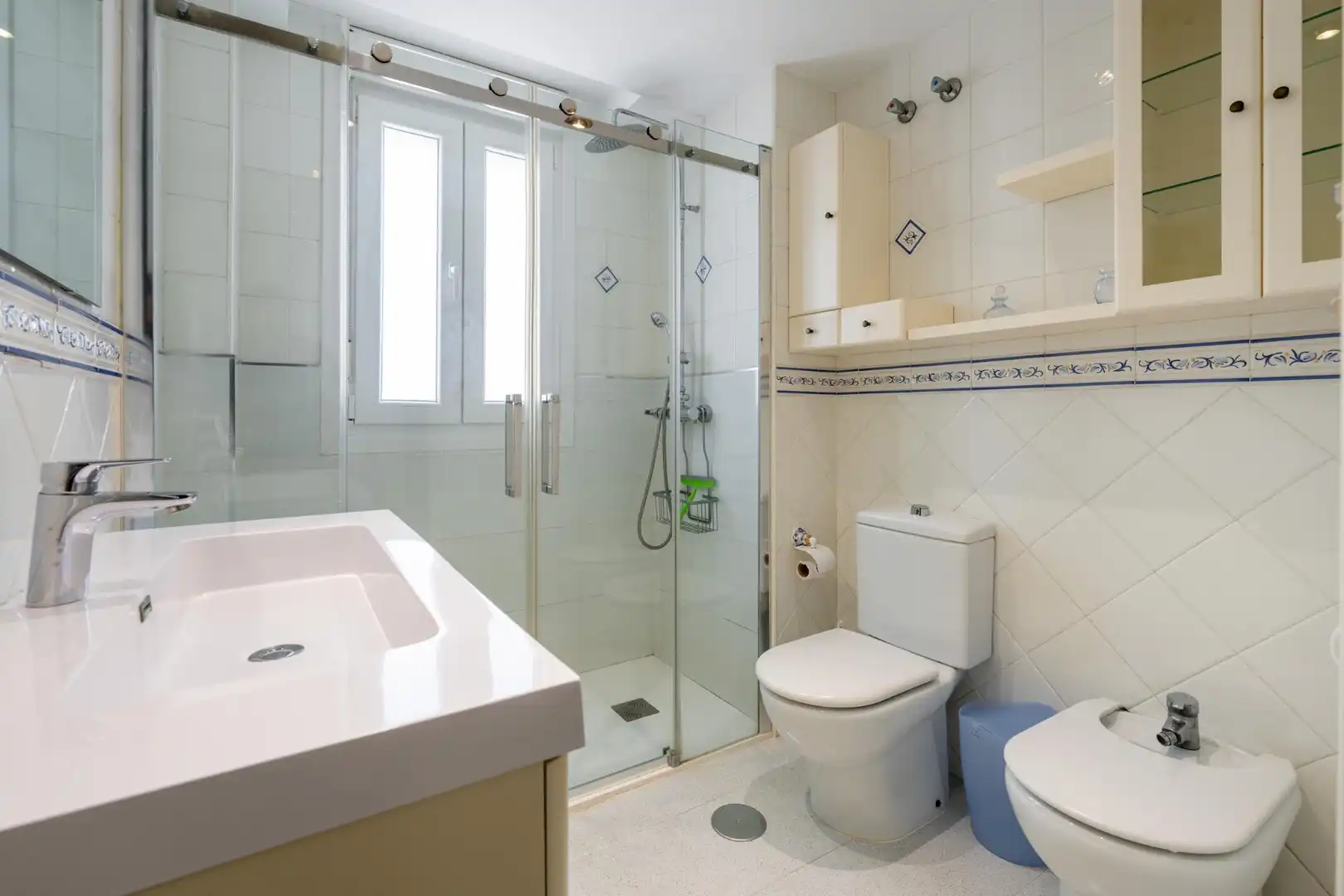 Baño de Casa adosada en venta en Almería con Aire acondicionado, Terraza y Trastero