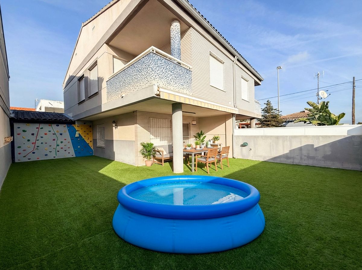 Swimming pool of Single-family semi-detached for sale in Almazora / Almassora  with Air Conditioner, Private garden and Terrace