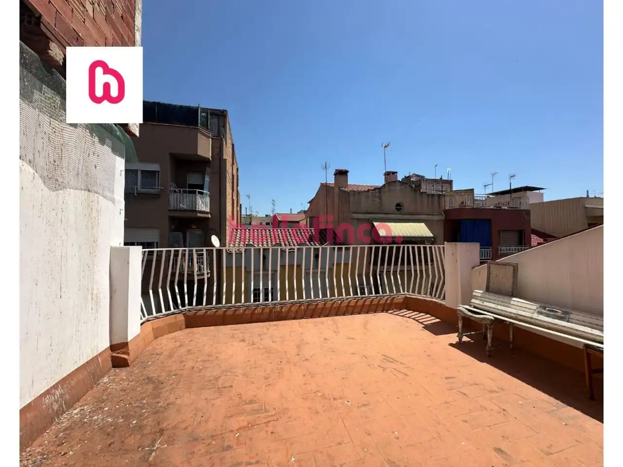 Vista exterior de Casa adosada en venda en Badalona amb Aire condicionat, Calefacció i Terrassa