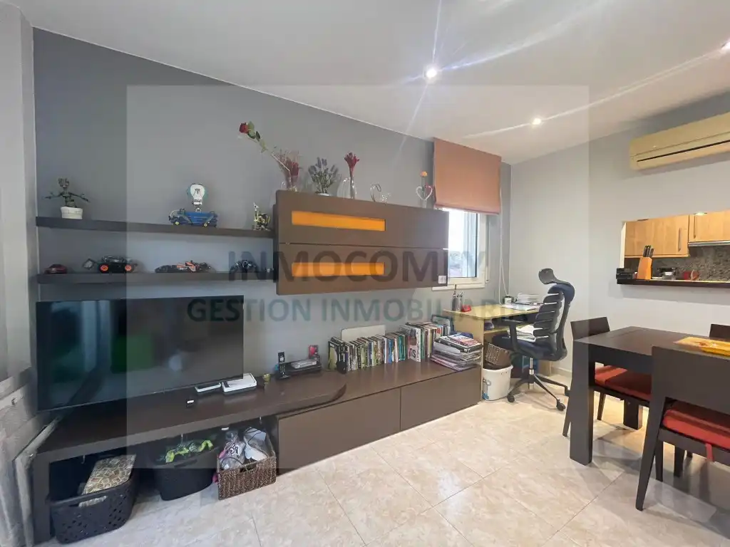 Sala d'estar de Pis en venda en La Bisbal d'Empordà