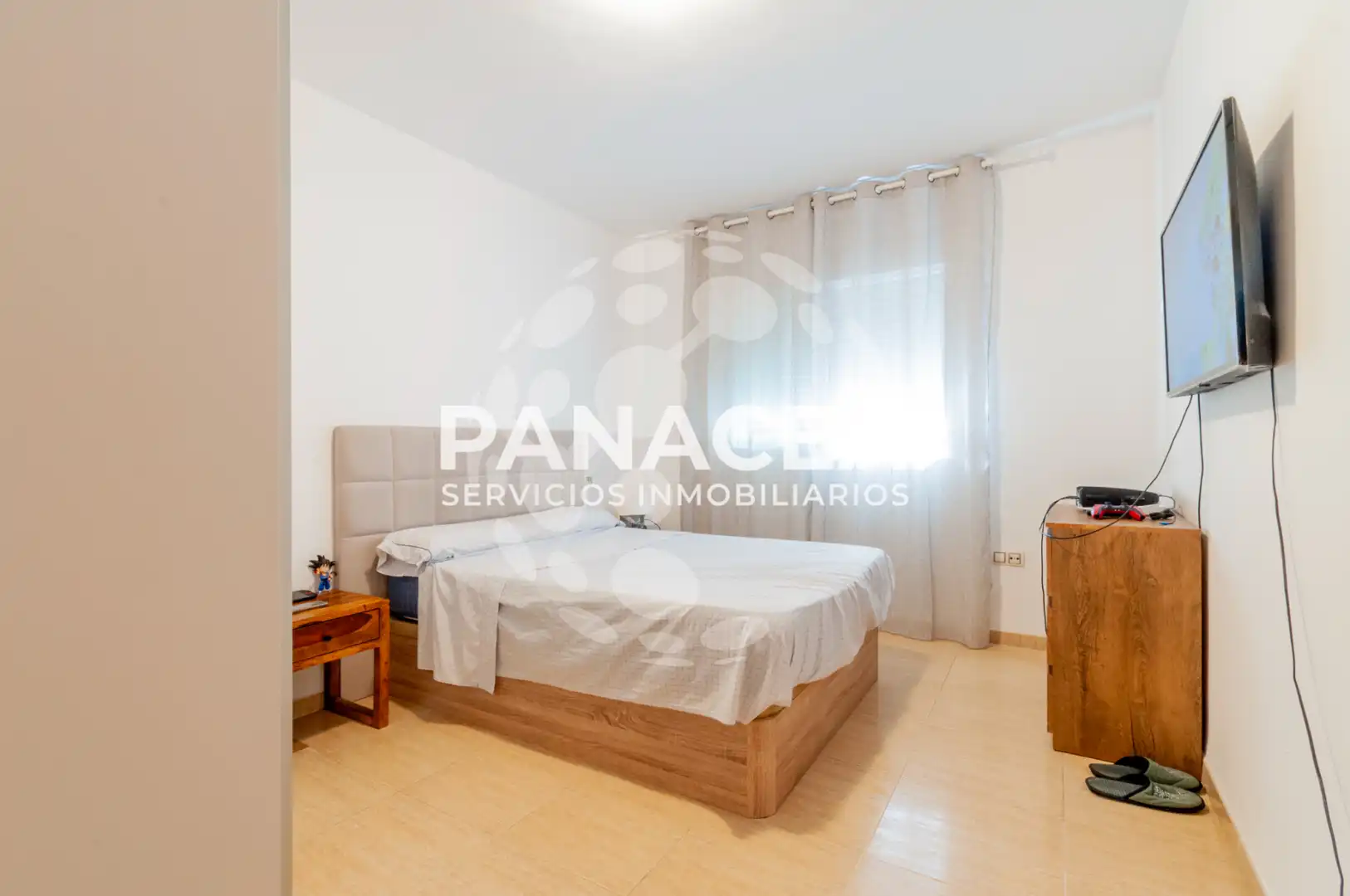 Habitación de Piso en venta en El Ejido con Amueblado, TV y Balcón
