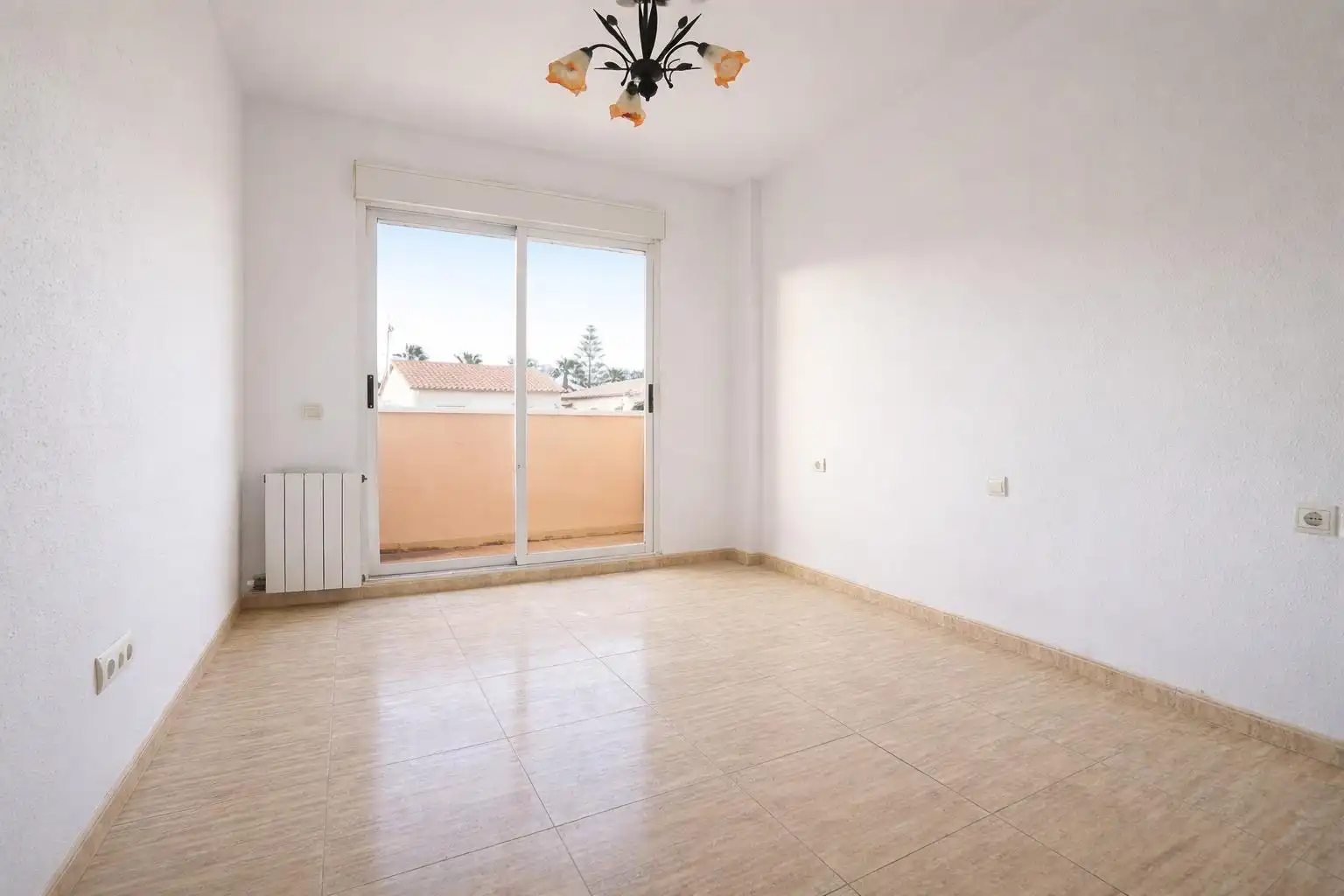Dormitori de Casa o xalet en venda en Salou amb Aire condicionat, Calefacció i Jardí privat