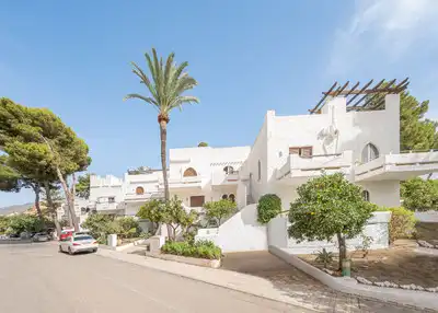Casa a schiera con terrazza in vendita a Calle Salvador Dali 3