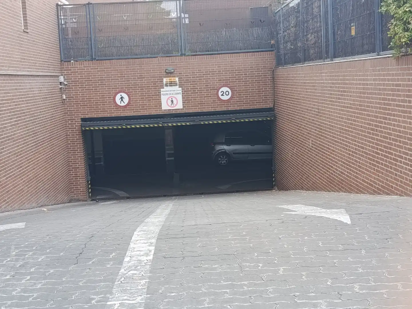 Parking of Garage for rent in El Cantizal