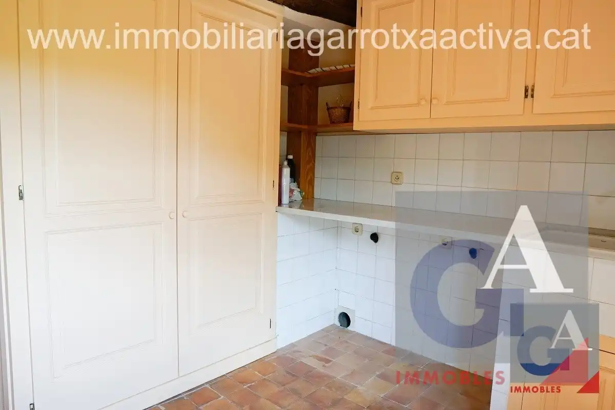 Casa rústica amb terrassa en venda a Sant Joan Les Fonts, imagen 8
